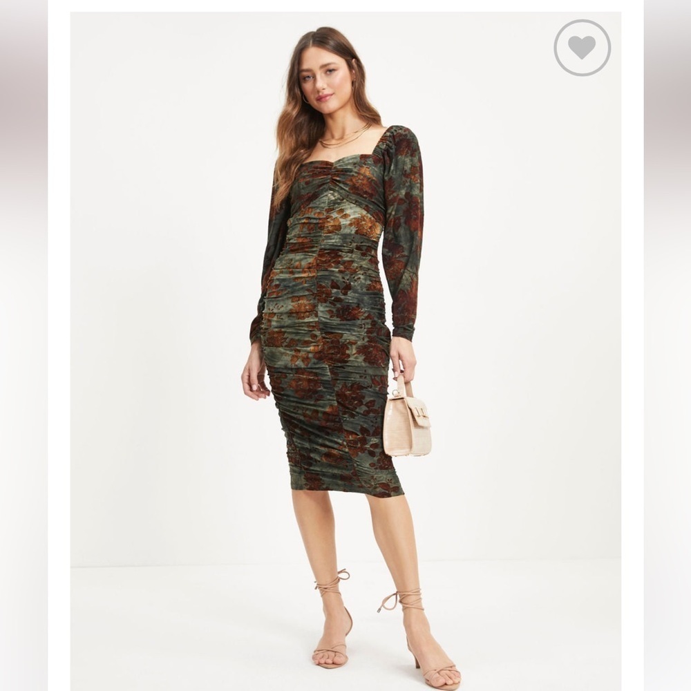 VICI-Cheers To Me Ruched Floral Velvet
Midi Dress - Olive - Picture 4 of 9
